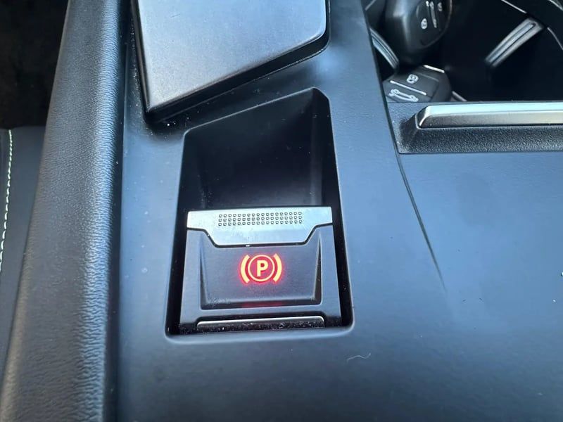 Photo de la voiture PEUGEOT 308 PureTech 130ch S&S EAT8 GT