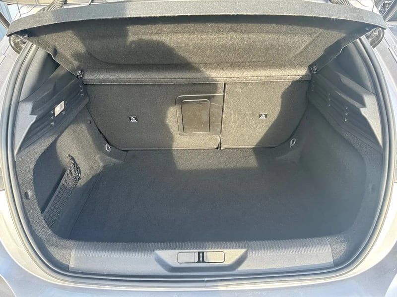 Photo de la voiture PEUGEOT 308 PureTech 130ch S&S EAT8 GT