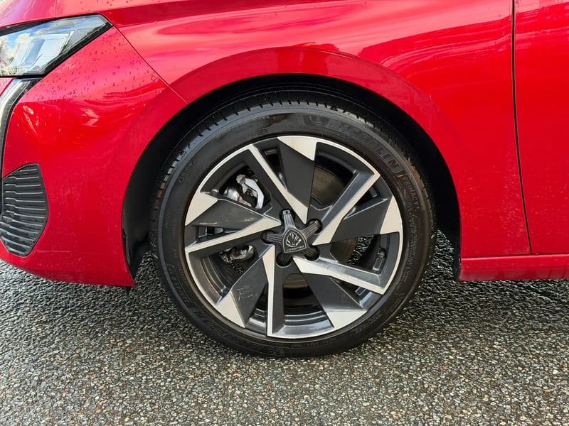 Photo de la voiture PEUGEOT 308 BlueHDi 130ch S&S EAT8 Allure