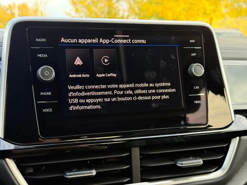 Photo de la voiture VOLKSWAGEN T-ROC 1.5 TSI EVO2 150 Start/Stop DSG7 R-Line Edition