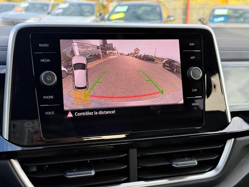 Photo de la voiture VOLKSWAGEN T-ROC 1.5 TSI EVO2 150 Start/Stop DSG7 R-Line Edition