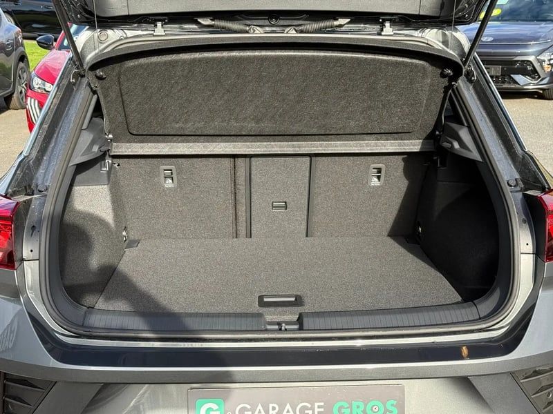 Photo de la voiture VOLKSWAGEN T-ROC 1.5 TSI EVO2 150 Start/Stop DSG7 R-Line Edition