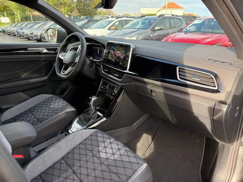 Photo de la voiture VOLKSWAGEN T-ROC 1.5 TSI EVO2 150 Start/Stop DSG7 R-Line Edition