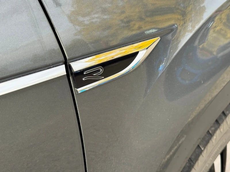 Photo de la voiture VOLKSWAGEN T-ROC 1.5 TSI EVO2 150 Start/Stop DSG7 R-Line Edition