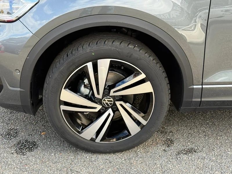 Photo de la voiture VOLKSWAGEN T-ROC 1.5 TSI EVO2 150 Start/Stop DSG7 R-Line Edition