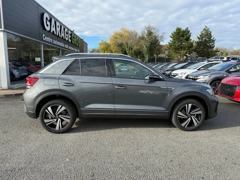 Photo de la voiture VOLKSWAGEN T-ROC 1.5 TSI EVO2 150 Start/Stop DSG7 R-Line Edition