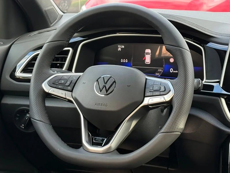 Photo de la voiture VOLKSWAGEN T-ROC 1.5 TSI EVO2 150 Start/Stop DSG7 R-Line Edition