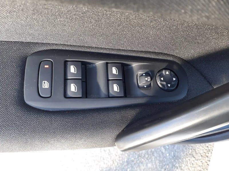 Photo de la voiture PEUGEOT 308 SW PureTech 130ch S&S BVM6 Allure