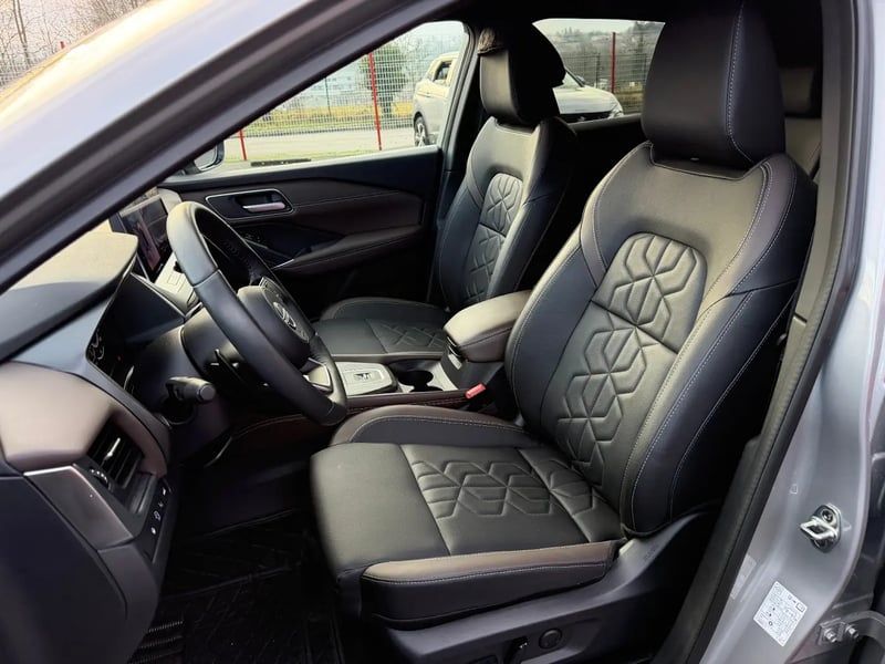 Photo de la voiture NISSAN QASHQAI Mild Hybrid 158 ch Xtronic Tekna