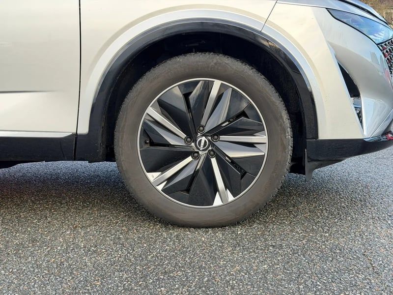 Photo de la voiture NISSAN QASHQAI Mild Hybrid 158 ch Xtronic Tekna