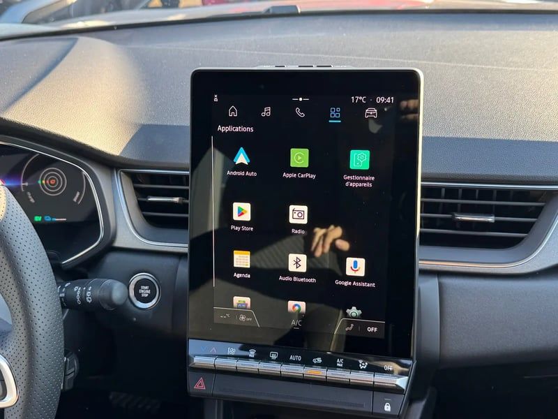 Photo de la voiture RENAULT CAPTUR E-Tech full hybrid 160 ch Techno