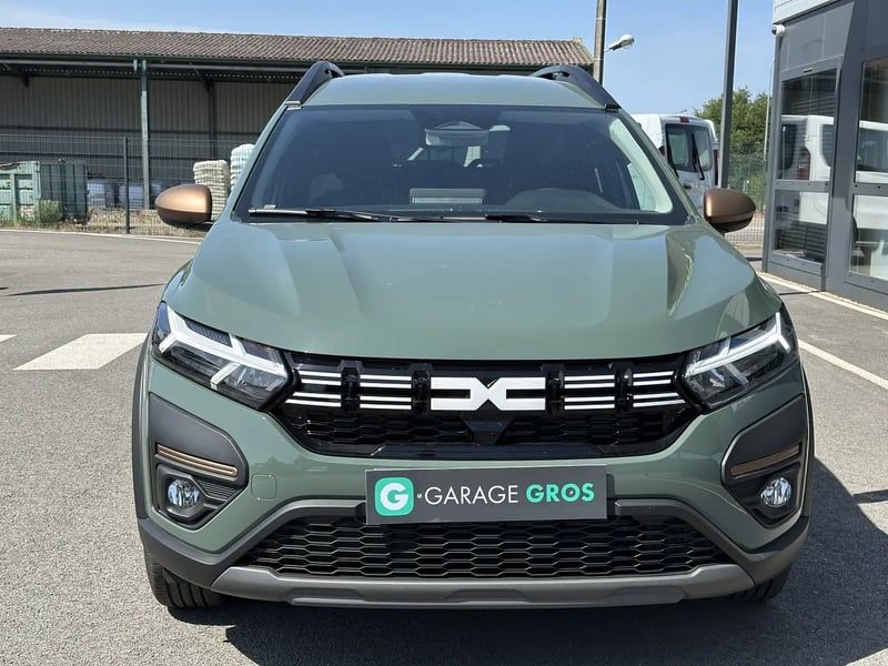 Photo de la voiture DACIA JOGGER Hybrid 140 7 places GSR2 Extreme