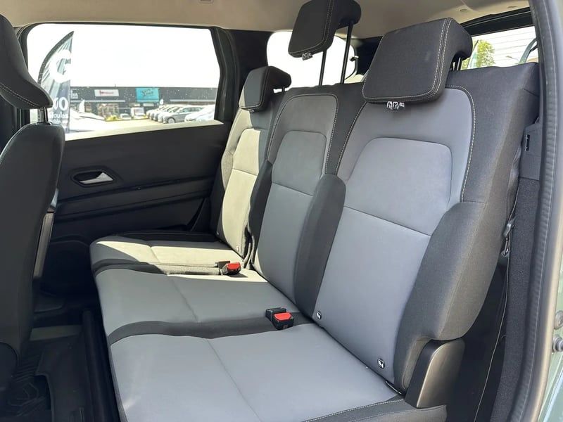 Photo de la voiture DACIA JOGGER Hybrid 140 7 places GSR2 Extreme