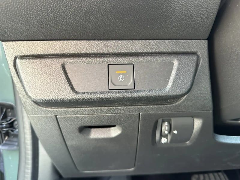 Photo de la voiture DACIA JOGGER Hybrid 140 7 places GSR2 Extreme