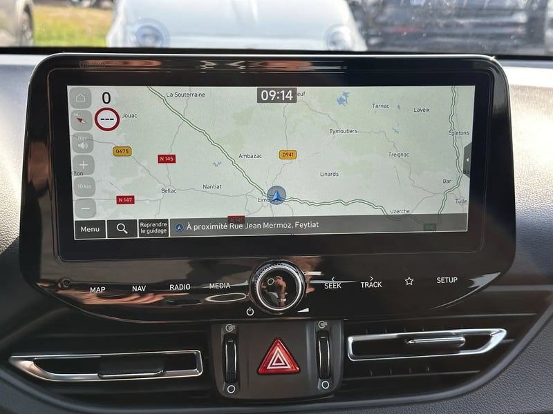 Photo de la voiture HYUNDAI i30 1.0 T-GDi 120 DCT-7 Hybrid 48V Creative