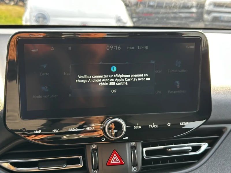 Photo de la voiture HYUNDAI i30 1.0 T-GDi 120 DCT-7 Hybrid 48V Creative