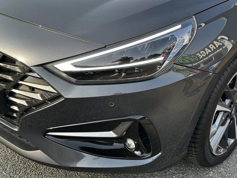 Photo de la voiture HYUNDAI i30 1.0 T-GDi 120 DCT-7 Hybrid 48V Creative