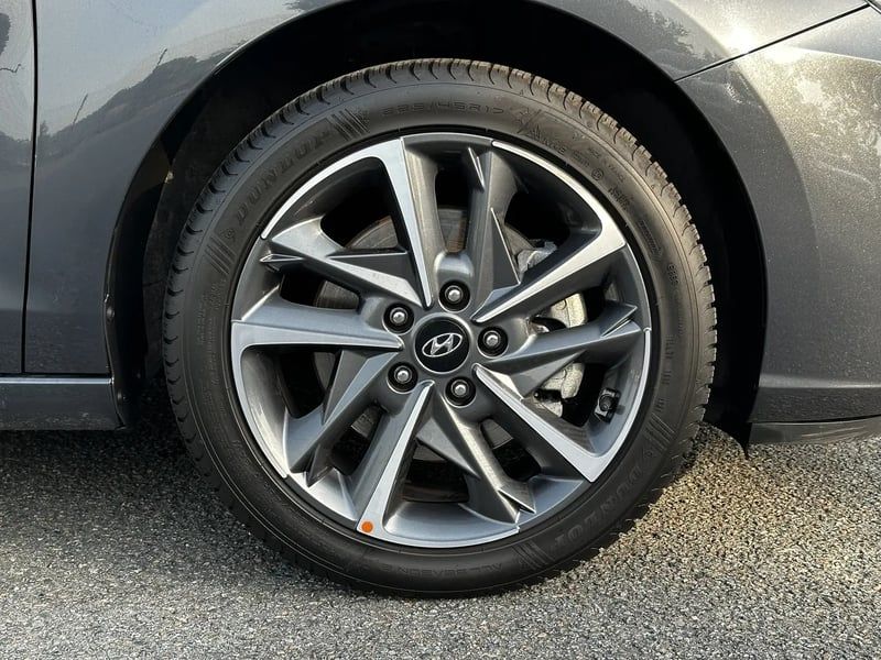 Photo de la voiture HYUNDAI i30 1.0 T-GDi 120 DCT-7 Hybrid 48V Creative