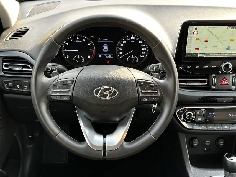 Photo de la voiture HYUNDAI i30 1.0 T-GDi 120 DCT-7 Hybrid 48V Creative