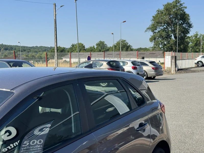 Photo de la voiture HYUNDAI i30 1.0 T-GDi 120 DCT-7 Hybrid 48V Creative