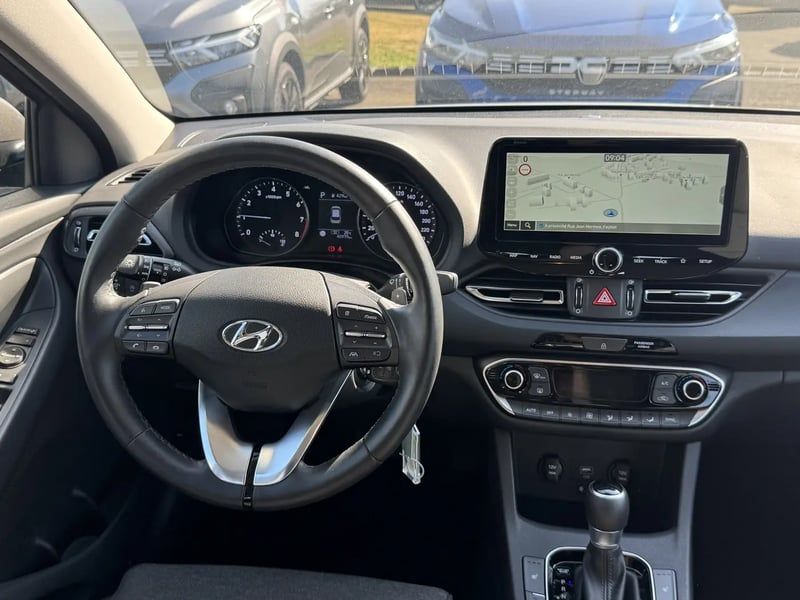 Photo de la voiture HYUNDAI i30 1.0 T-GDi 120 DCT-7 Hybrid 48V Creative