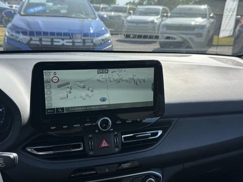 Photo de la voiture HYUNDAI i30 1.0 T-GDi 120 DCT-7 Hybrid 48V Creative