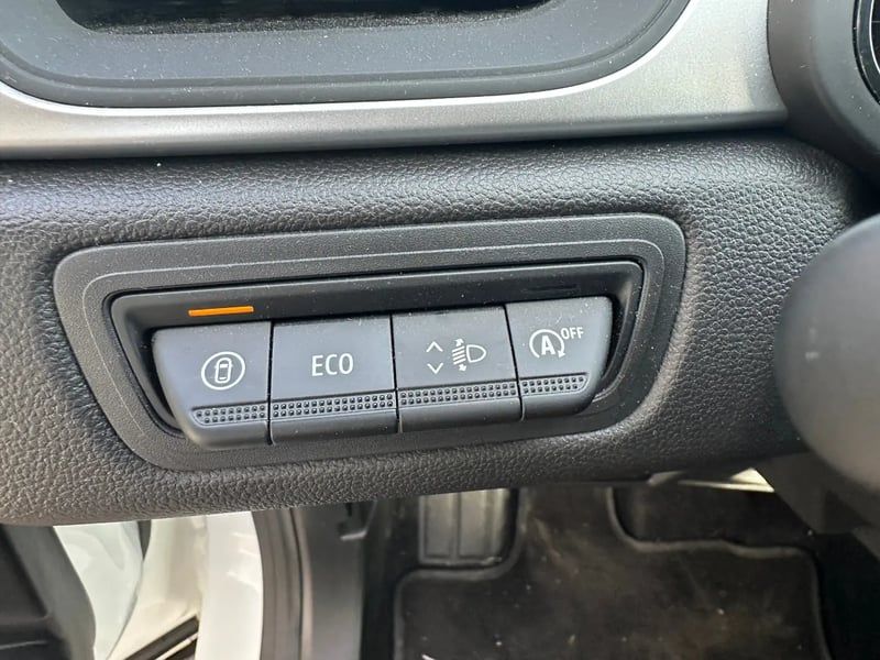 Photo de la voiture RENAULT CAPTUR TCe 90 ch Evolution