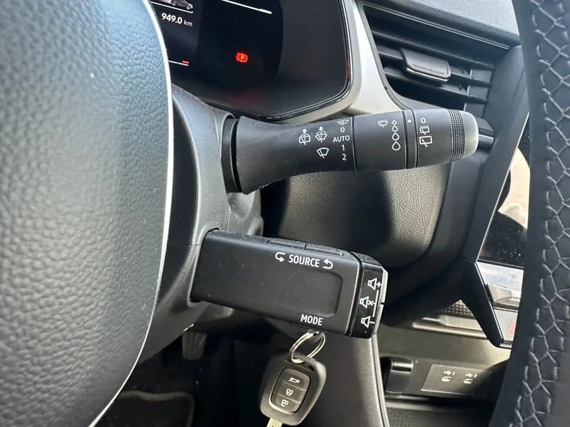 Photo de la voiture RENAULT CAPTUR TCe 90 ch Evolution