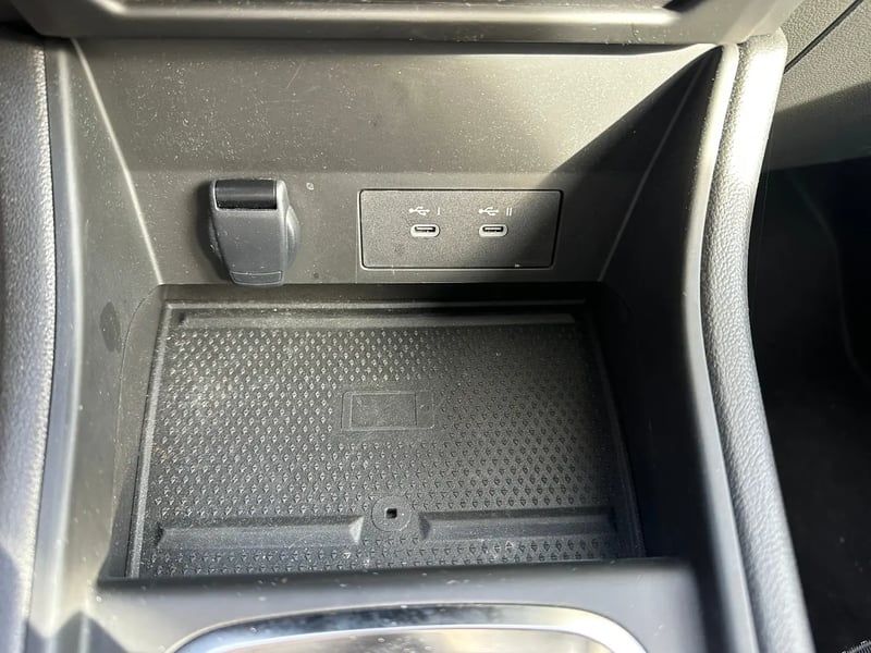 Photo de la voiture RENAULT CAPTUR TCe 90 ch Evolution