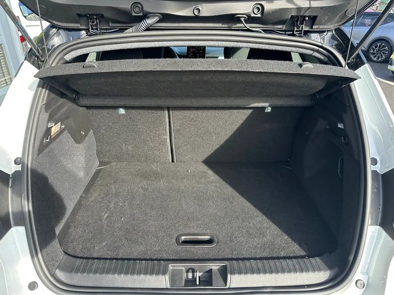 Photo de la voiture RENAULT CAPTUR TCe 90 ch Evolution