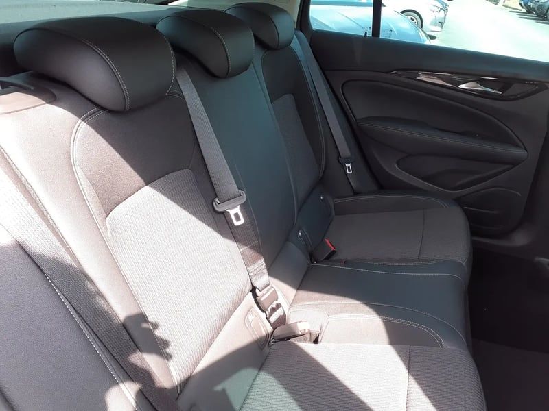 Photo de la voiture OPEL INSIGNIA GRAND SPORT 2.0 Diesel 174 ch BVM6 Elegance