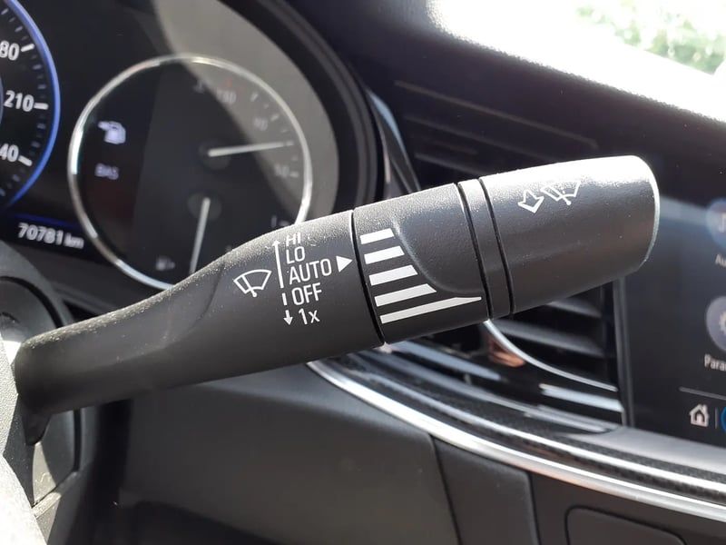 Photo de la voiture OPEL INSIGNIA GRAND SPORT 2.0 Diesel 174 ch BVM6 Elegance