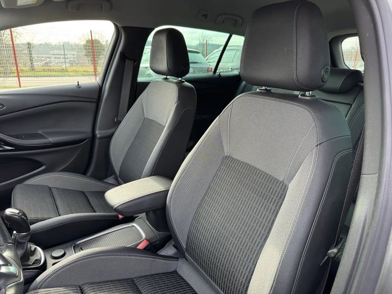 Photo de la voiture OPEL ASTRA SPORTS TOURER 1.2 Turbo 145 ch BVM6 Elégance