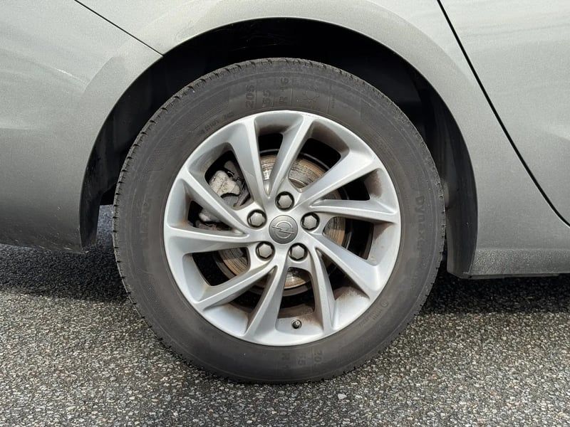 Photo de la voiture OPEL ASTRA SPORTS TOURER 1.2 Turbo 145 ch BVM6 Elégance