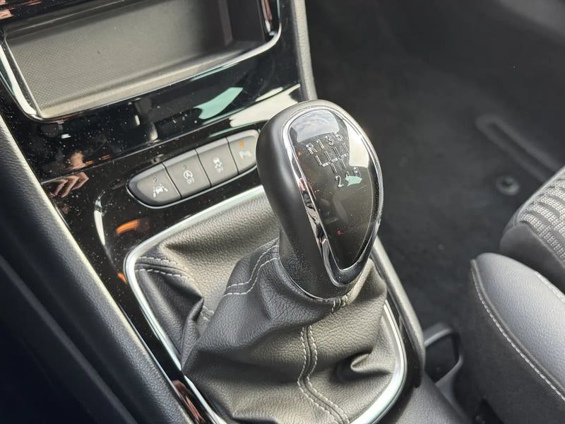 Photo de la voiture OPEL ASTRA SPORTS TOURER 1.2 Turbo 145 ch BVM6 Elégance