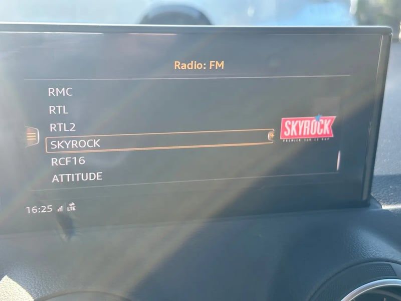 Photo de la voiture AUDI Q2 35 TFSI 150 S tronic 7 S line