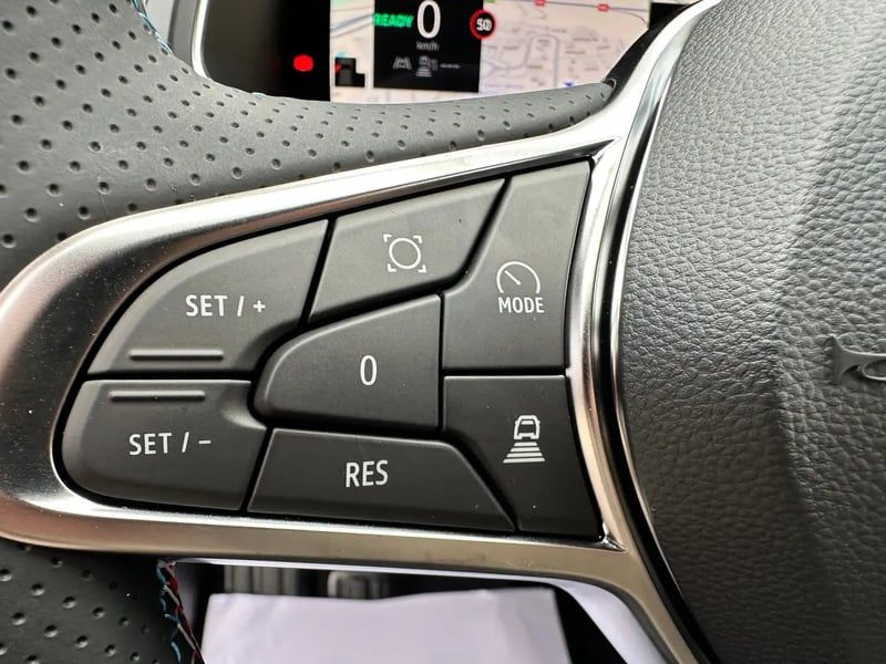 Photo de la voiture RENAULT CAPTUR Captur 1.6 E-Tech full hybrid 145ch esprit Alpine