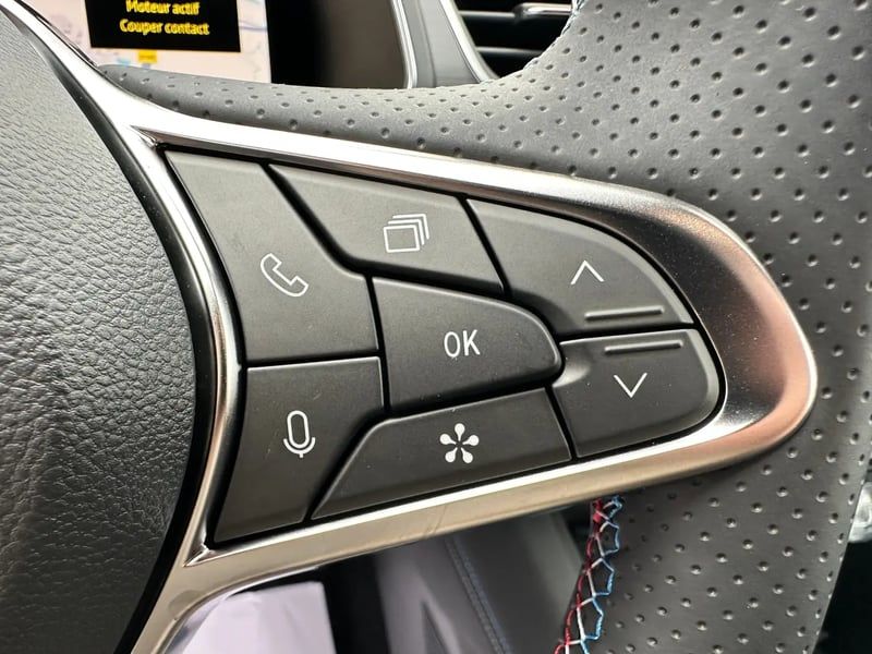 Photo de la voiture RENAULT CAPTUR Captur 1.6 E-Tech full hybrid 145ch esprit Alpine