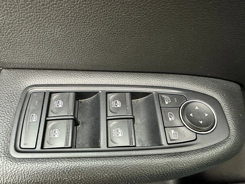 Photo de la voiture RENAULT ARKANA mild hybrid 140 EDC GSR2 Evolution