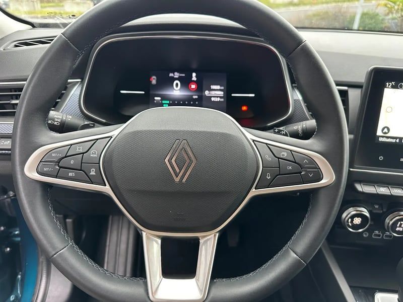 Photo de la voiture RENAULT ARKANA mild hybrid 140 EDC GSR2 Evolution