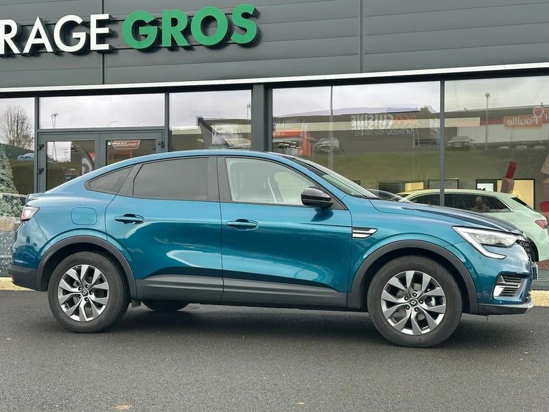 Photo de la voiture RENAULT ARKANA mild hybrid 140 EDC GSR2 Evolution