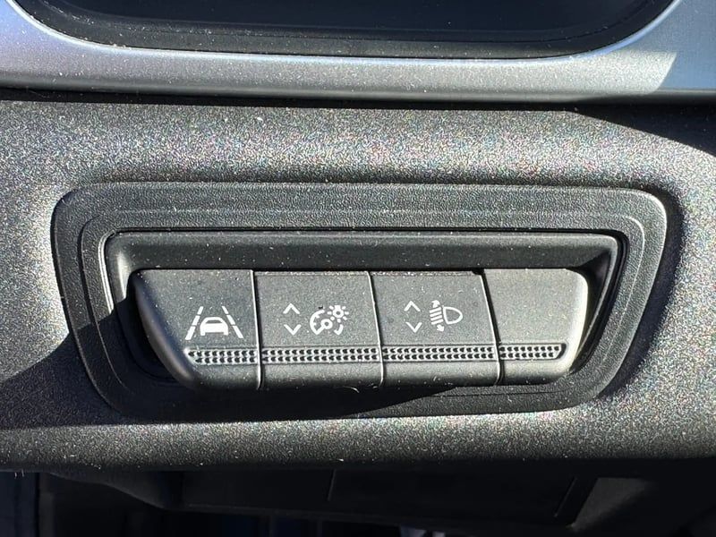 Photo de la voiture RENAULT CAPTUR TCe 90 Equilibre