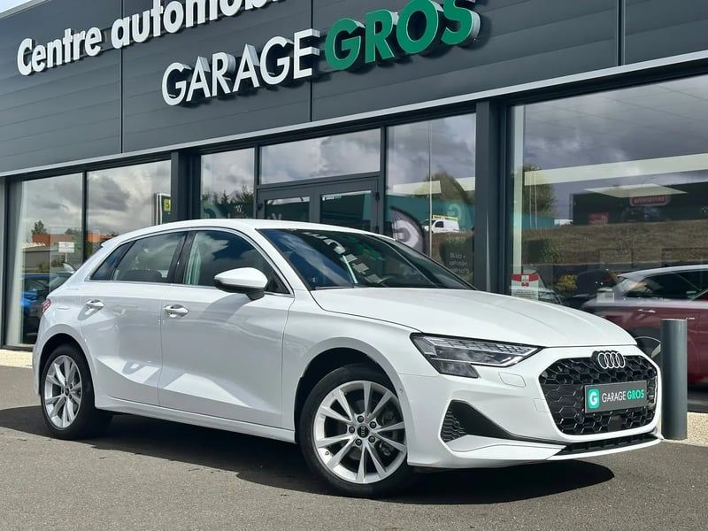 Photo de la voiture AUDI A3 SPORTBACK TFSI Mild Hybrid 116 S tronic 7 Design