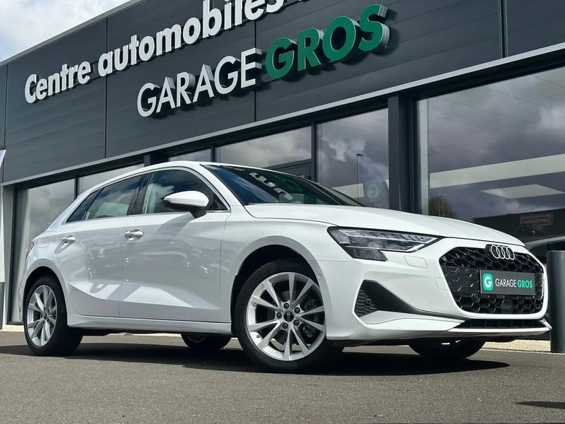 Photo de la voiture AUDI A3 SPORTBACK TFSI Mild Hybrid 116 S tronic 7 Design