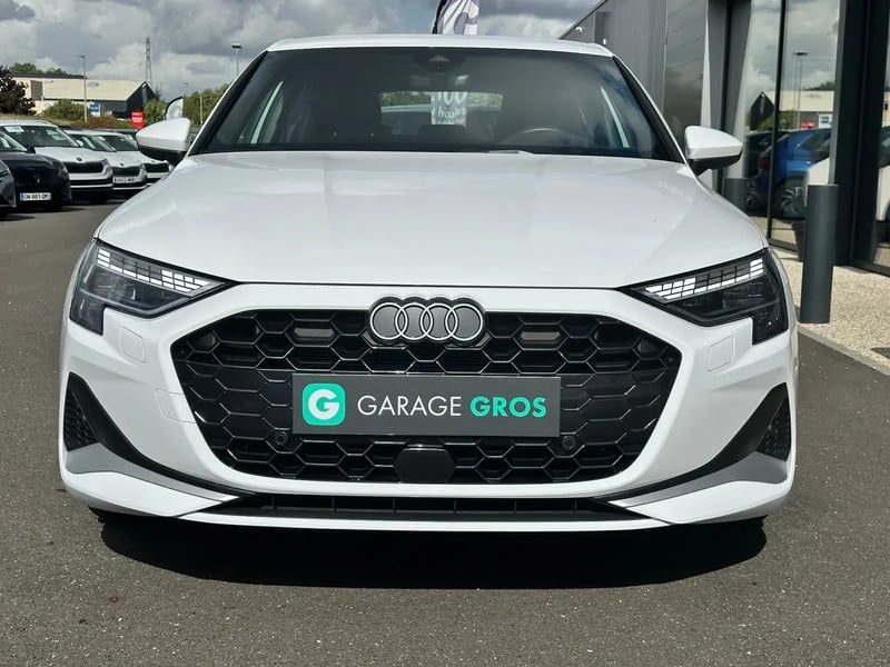 Photo de la voiture AUDI A3 SPORTBACK TFSI Mild Hybrid 116 S tronic 7 Design