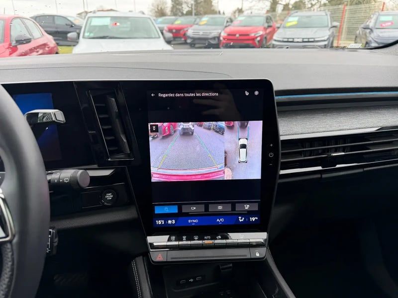 Photo de la voiture RENAULT AUSTRAL E-Tech full hybrid 200 GSR2 Techno