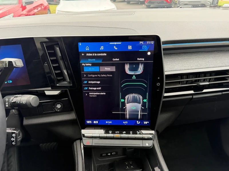 Photo de la voiture RENAULT AUSTRAL E-Tech full hybrid 200 GSR2 Techno