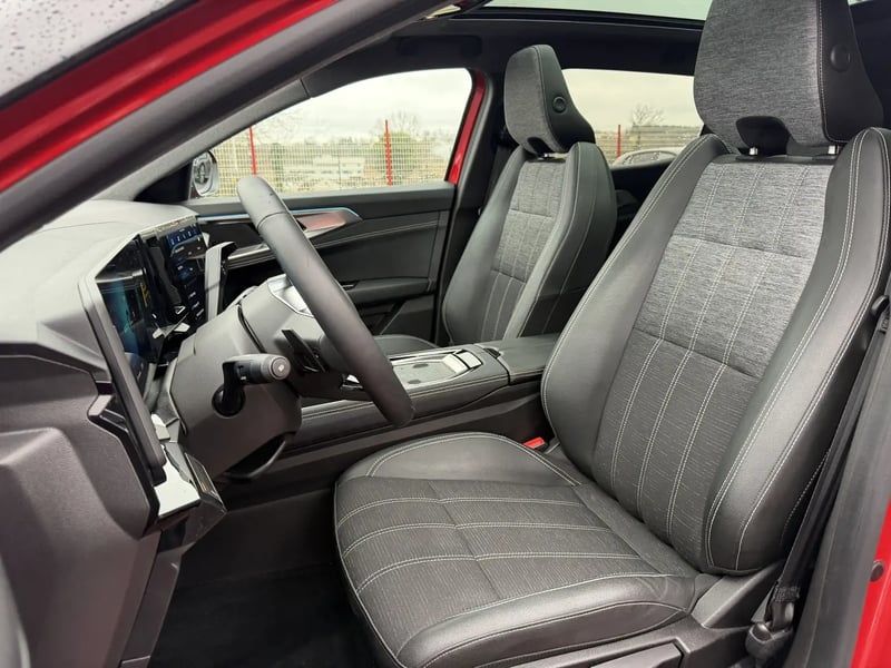 Photo de la voiture RENAULT AUSTRAL E-Tech full hybrid 200 GSR2 Techno