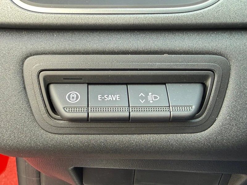 Photo de la voiture RENAULT CAPTUR E-Tech full hybrid 160 ch Techno