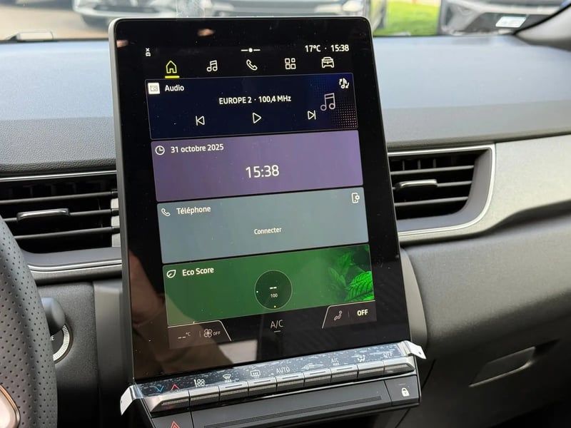 Photo de la voiture RENAULT CAPTUR E-Tech full hybrid 160 ch Techno